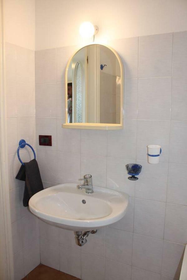 La Casetta Di Graziella Apartment Vezzi Portio Exterior foto